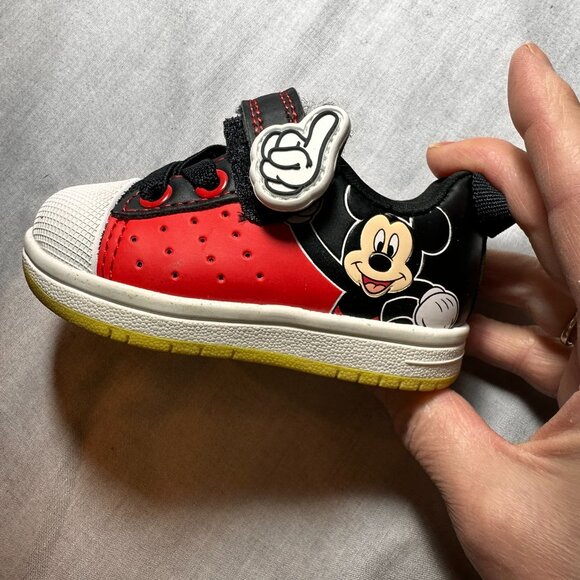 Disney's Mickey Mouse toddler gym shoes size 3 - Picture 1 of 6
